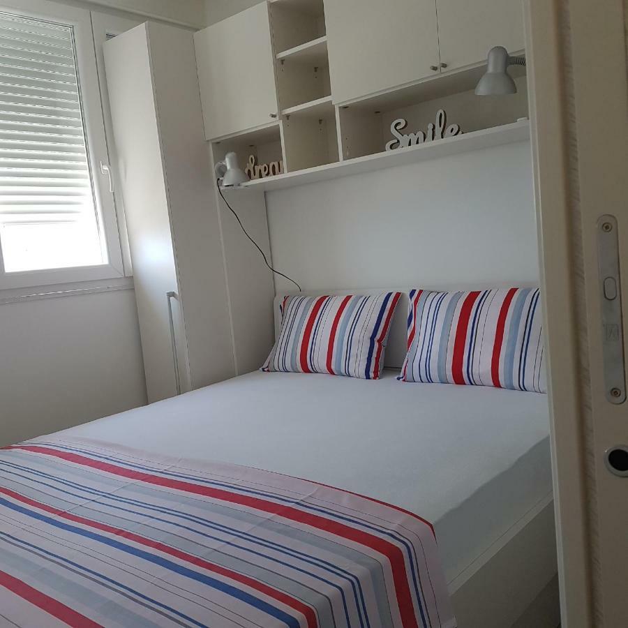 Apartment Milka Spalato Esterno foto